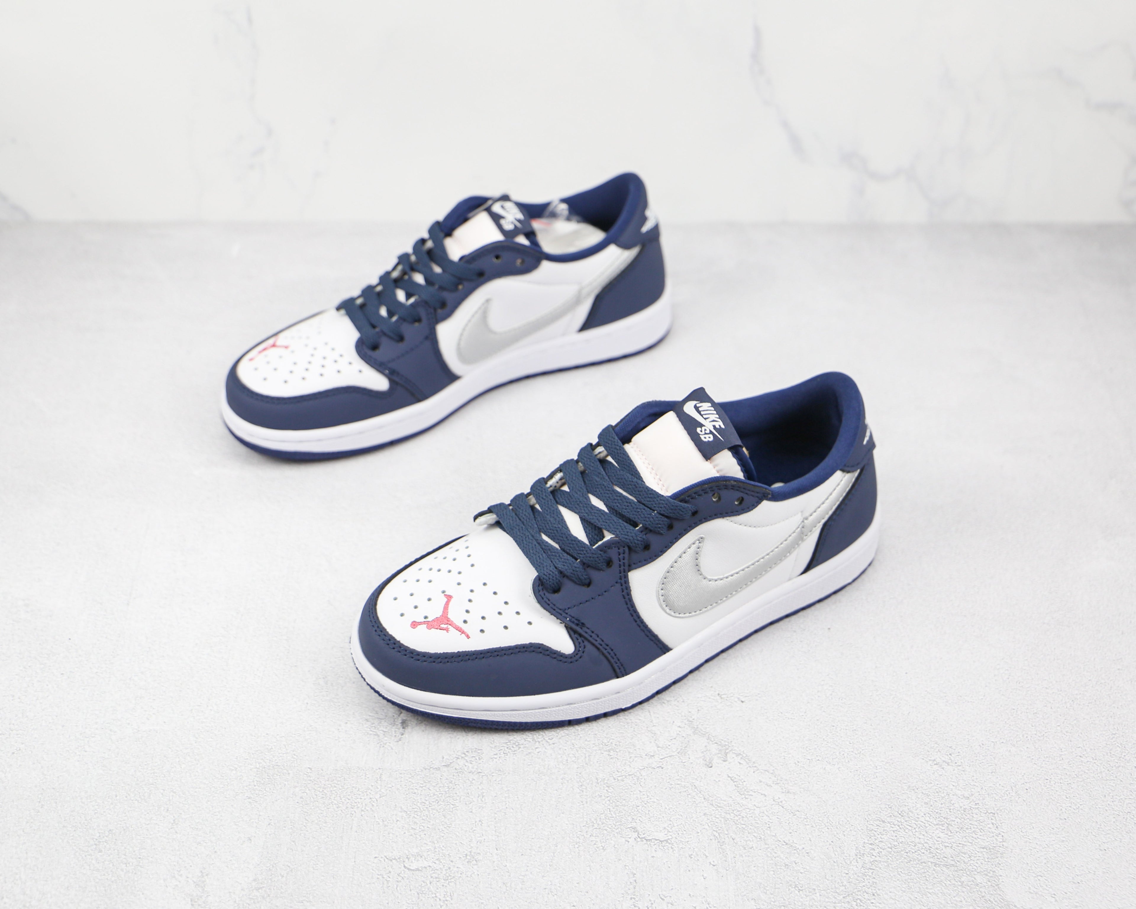 Jordan 1 Low SB MidNight Navy